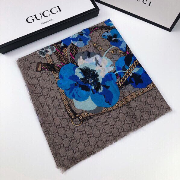 GUCCI 25S SCARF 140 IN CASHMERE 740371