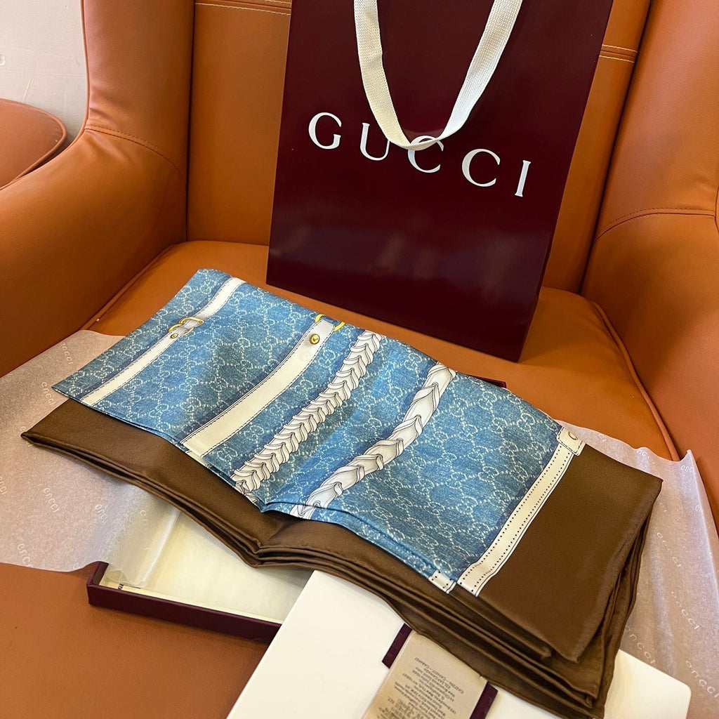 GUCCI 25S SCARF 90 IN SILK 700813