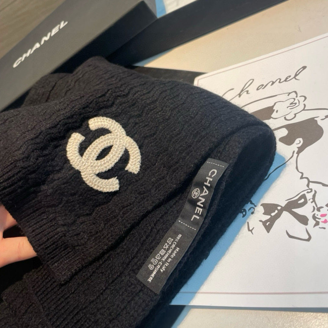 CHANEL 25S SCARF 200 IN CASHMERE 932412