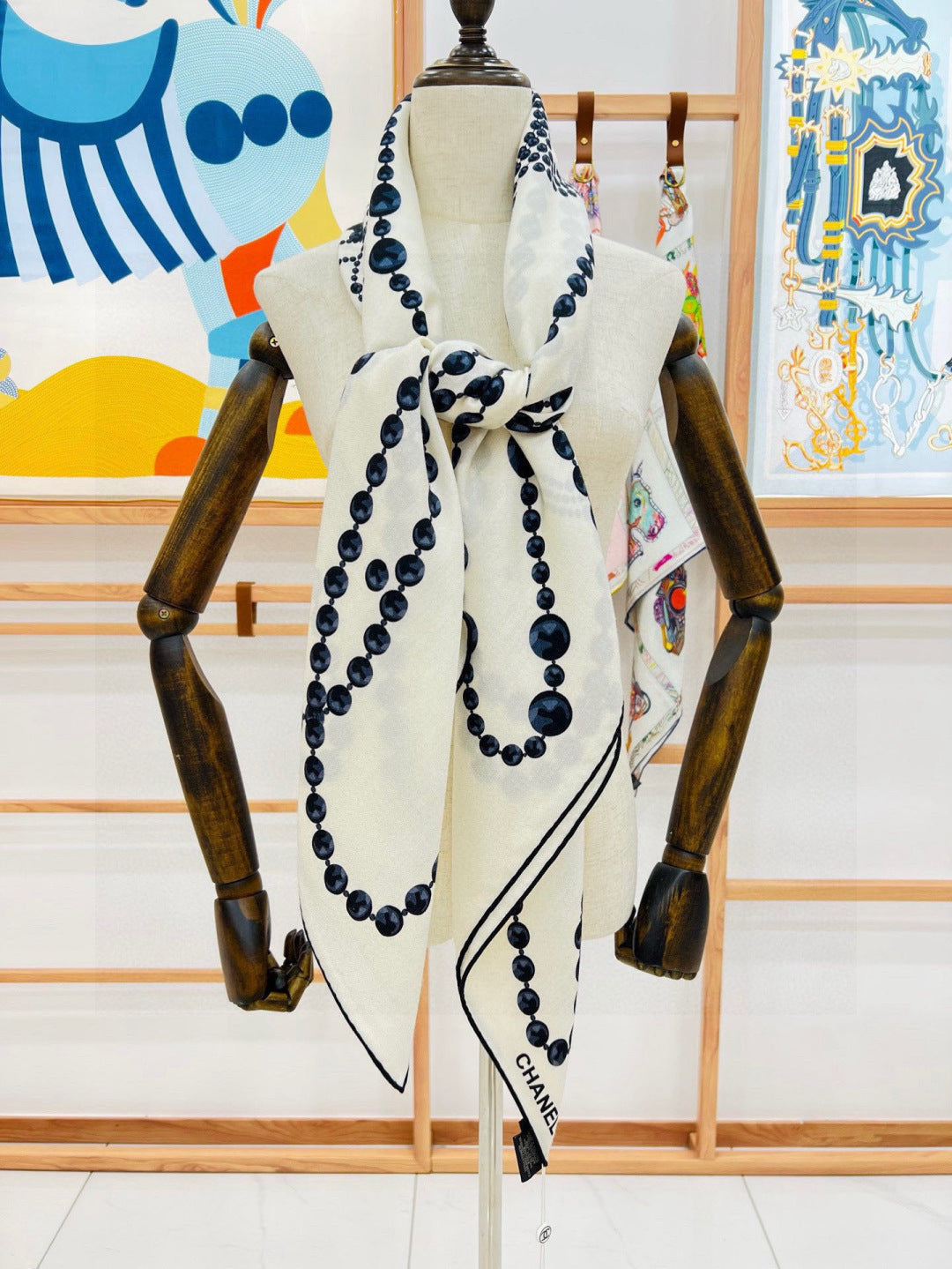 CHANEL 25S SCARF 140 IN CASHMERE 991650