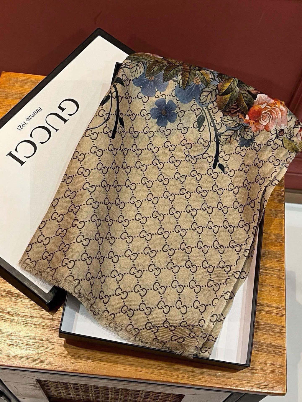GUCCI 25S SCARF 200 IN CASHMERE 733886