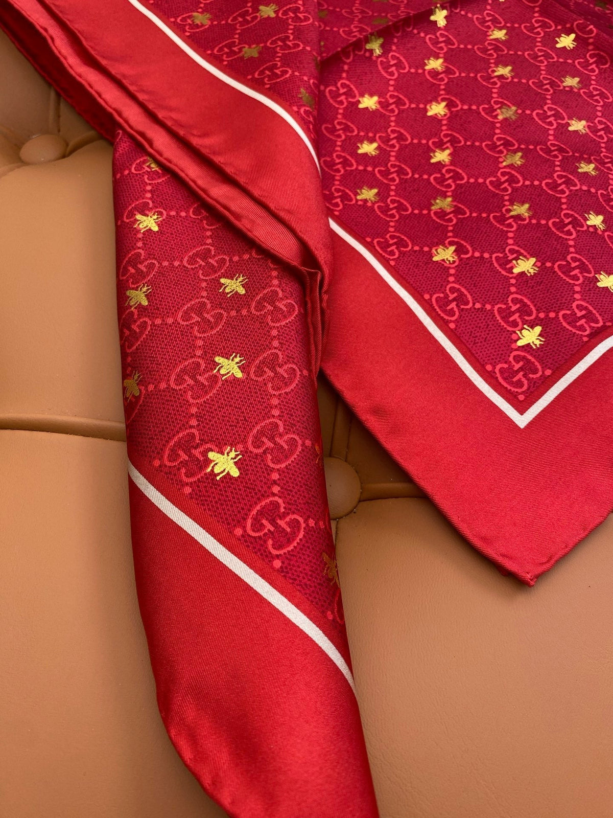 GUCCI 25S SCARF 90 IN SILK 709693