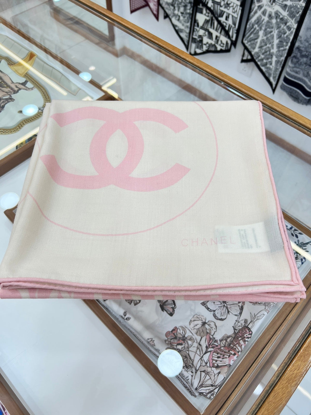 CHANEL 25S SCARF 135 IN CASHMERE SILK 737234