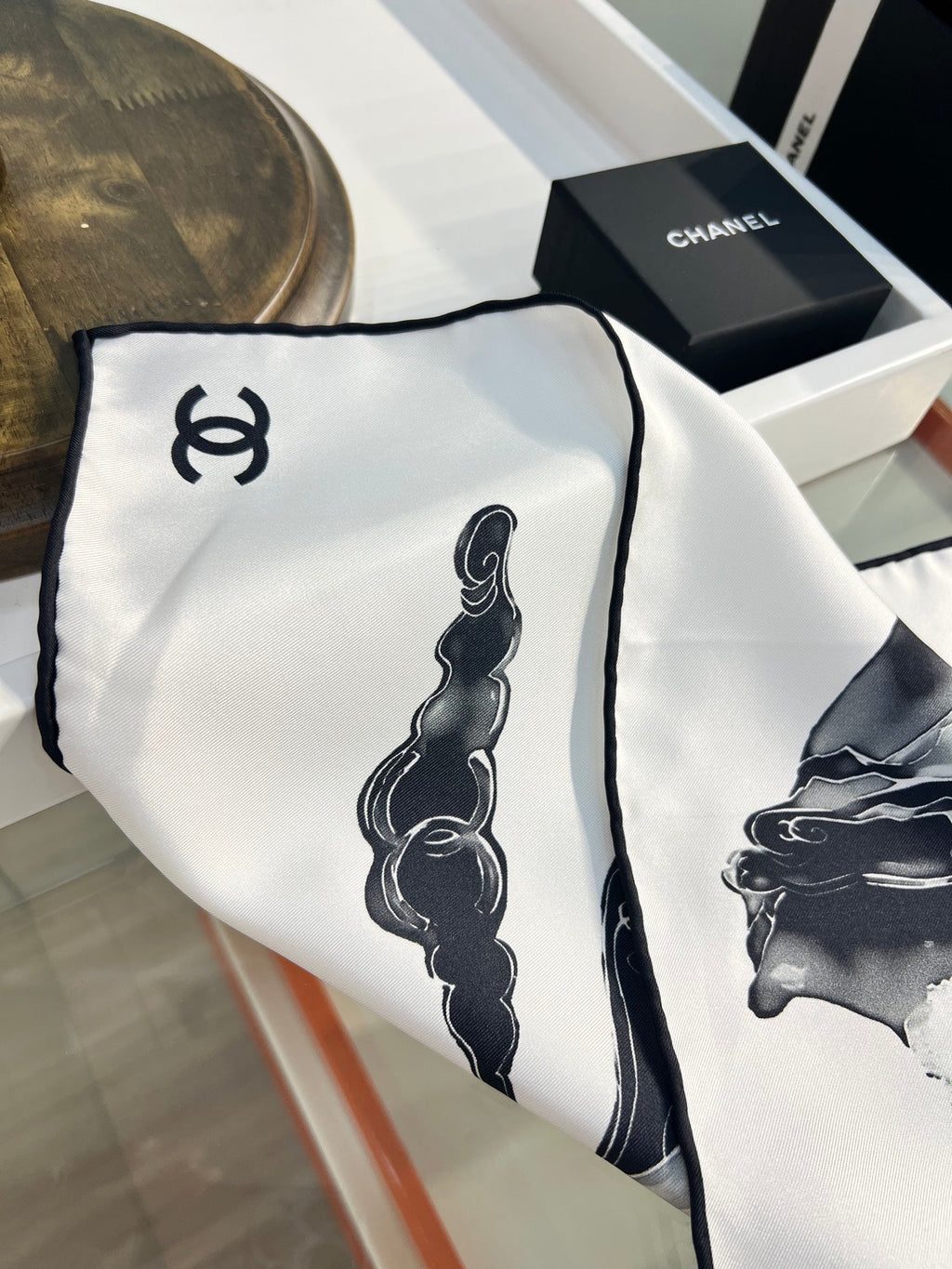 CHANEL 25S SCARF 90 IN SILK 735865
