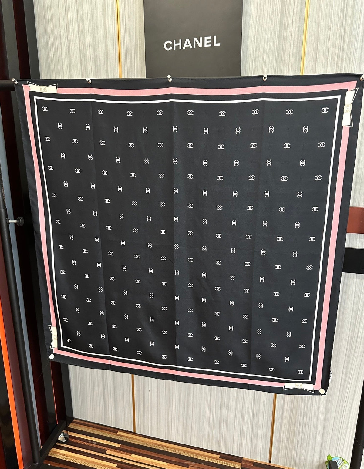 CHANEL 25S SCARF 90 IN SILK 730537