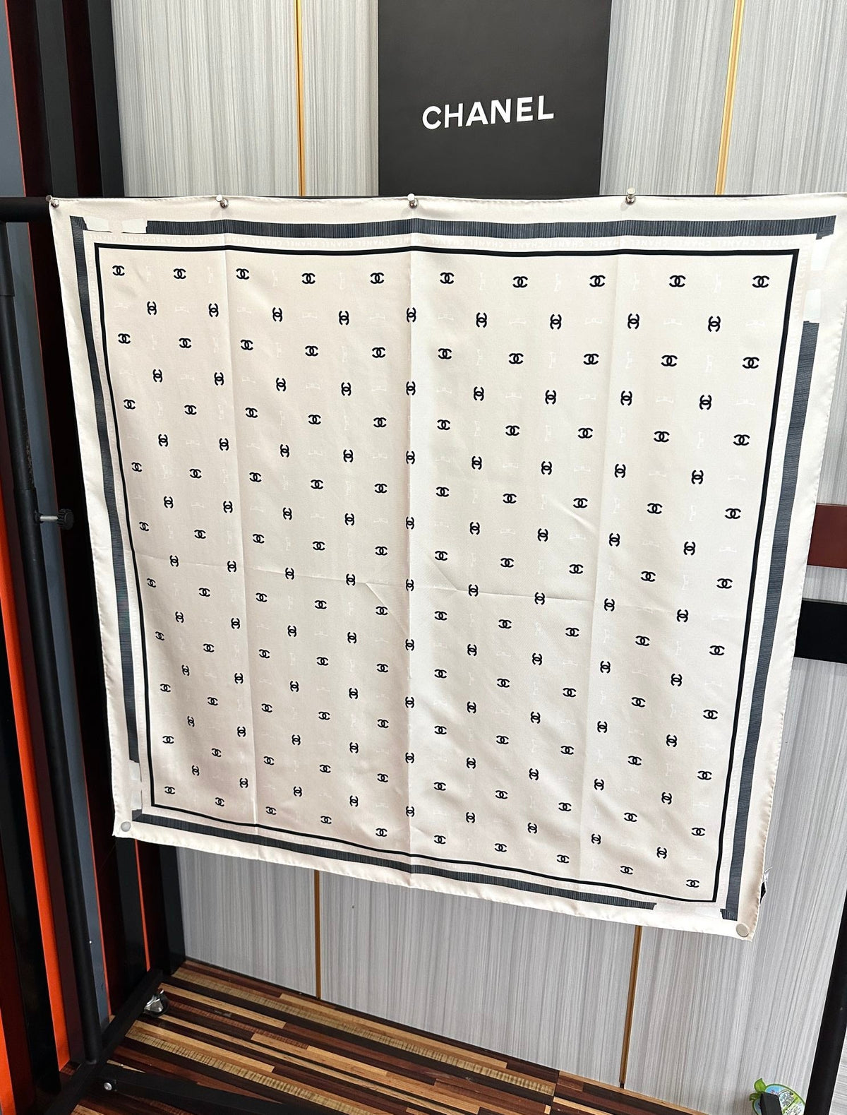 CHANEL 25S SCARF 90 IN SILK 730538