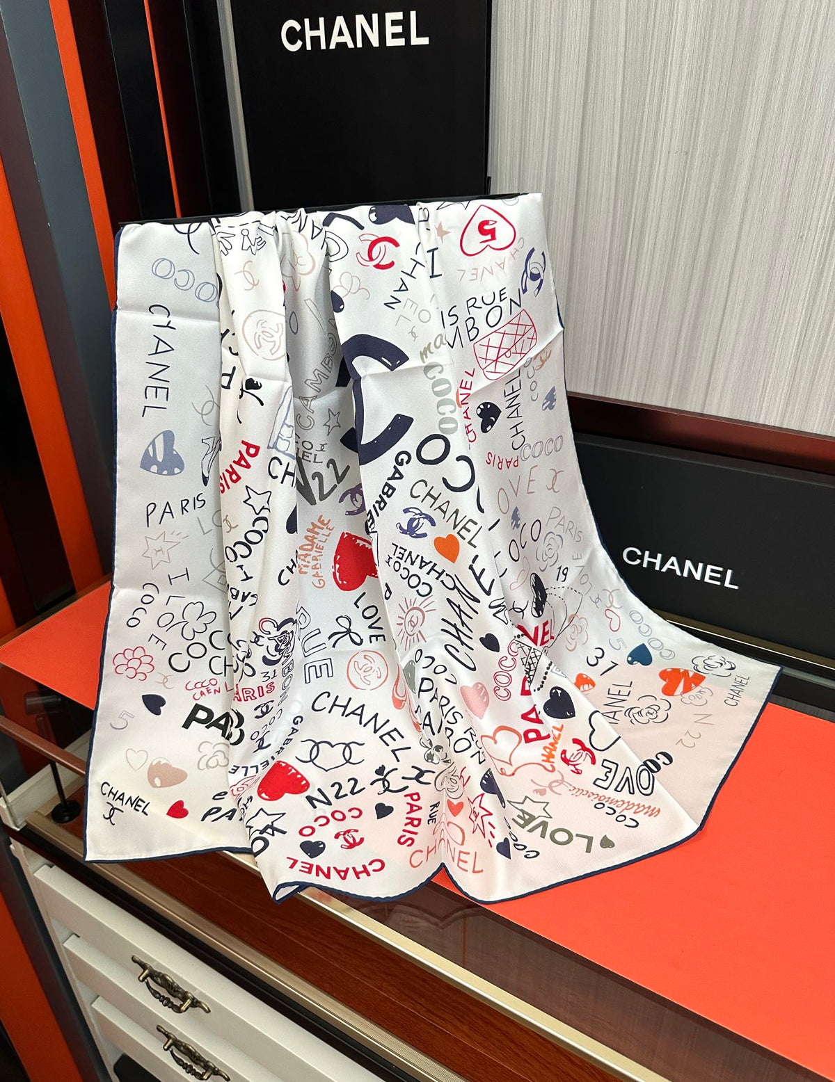 CHANEL 25S SCARF 90 IN SILK 738420