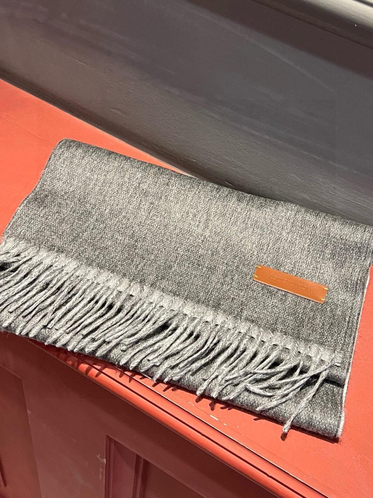 LOUIS VUITTON SCARF 180 CM IN DARK GRAY CASHMERE 396480