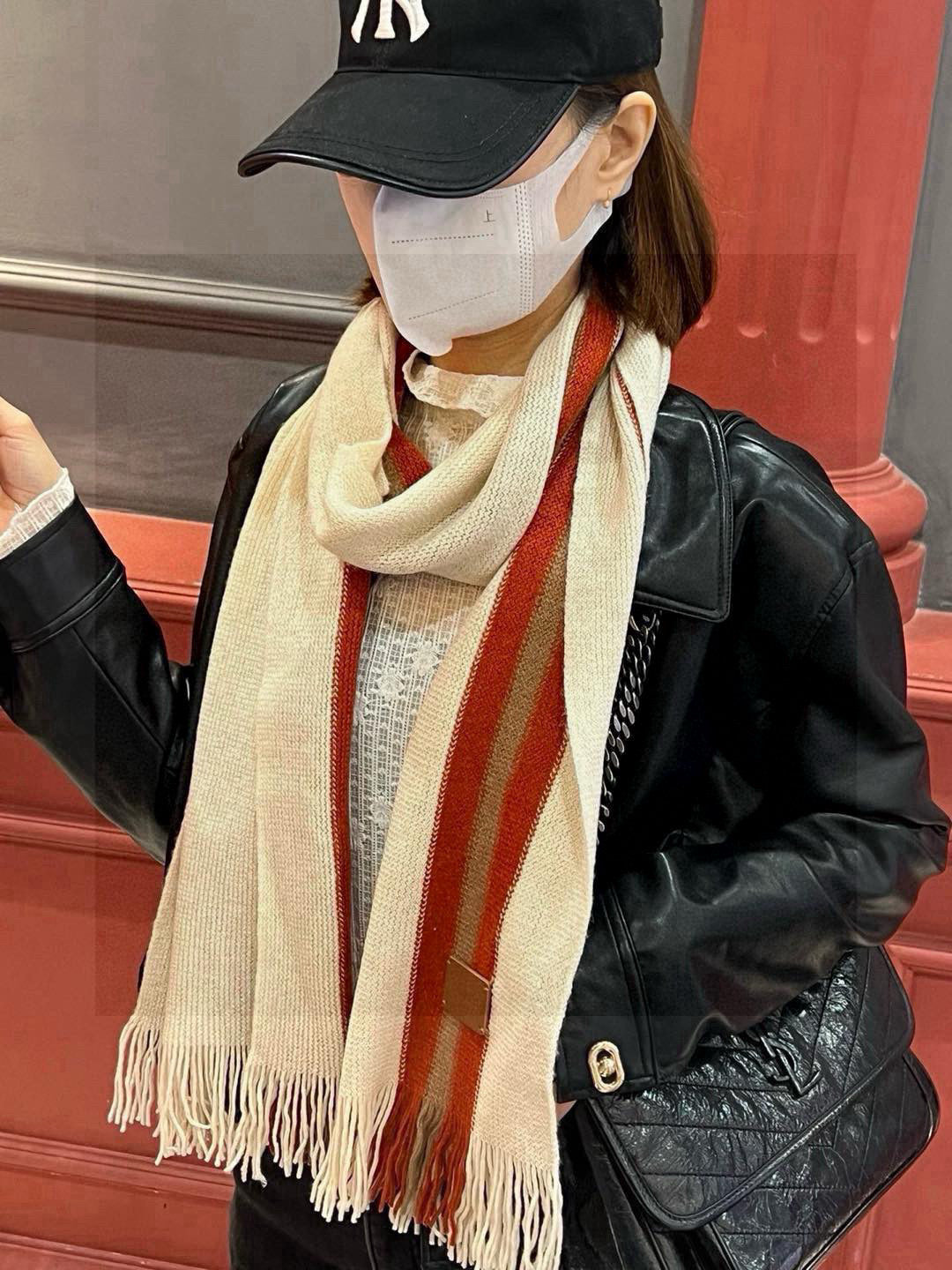 GUCCI 25S SCARF 180 IN CASHMERE 711250