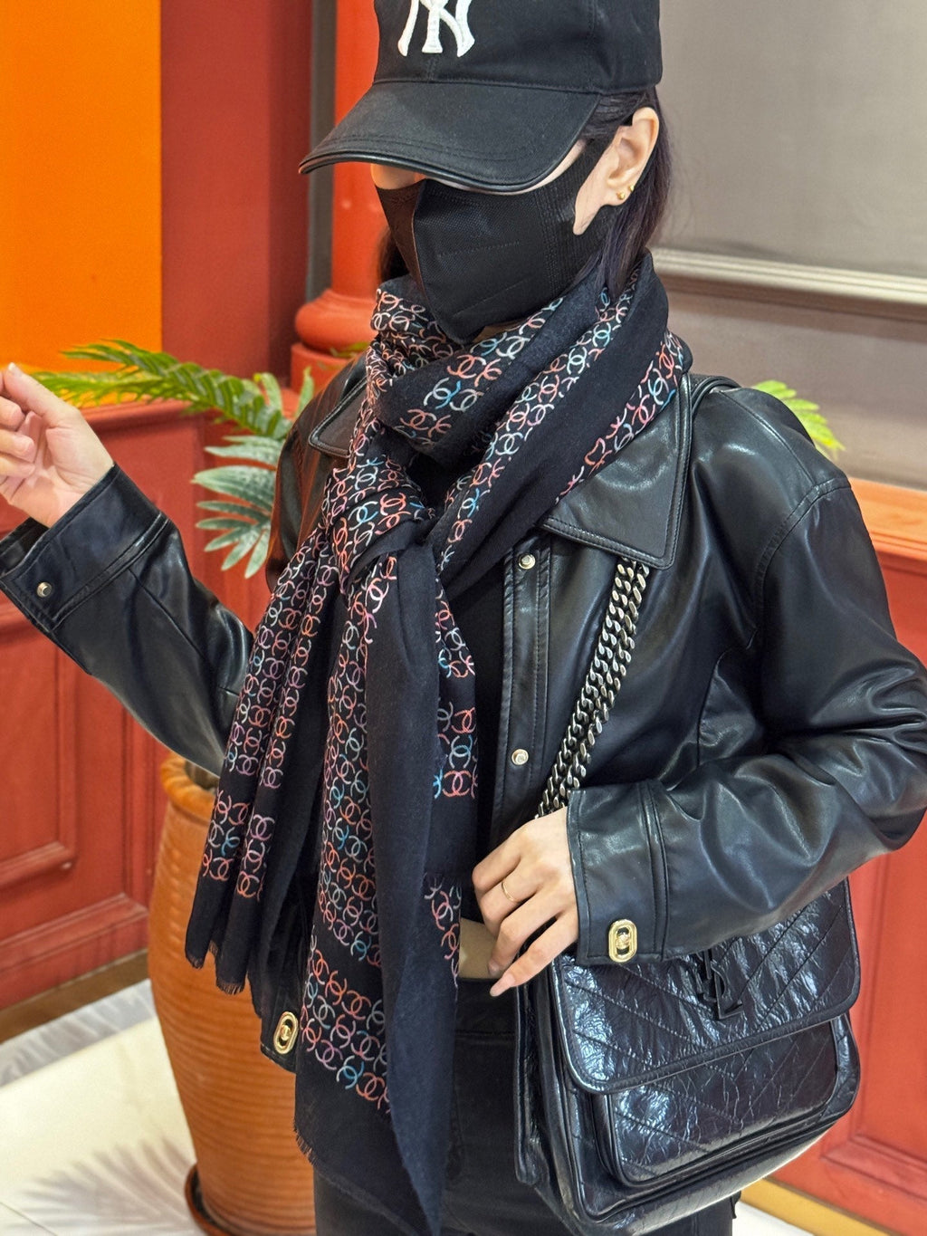 CHANEL 25S SCARF 200 IN CASHMERE 728979