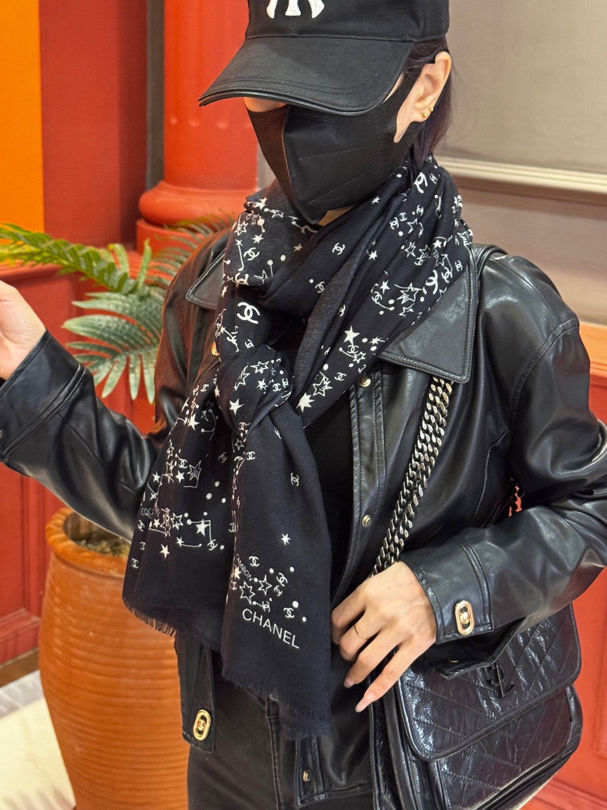 CHANEL 25S SCARF 200 IN CASHMERE 728986