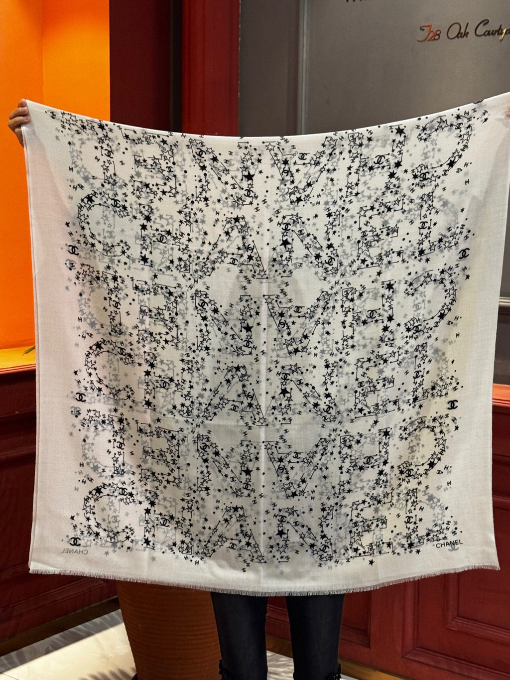 CHANEL 25S SCARF 200 IN CASHMERE 728987