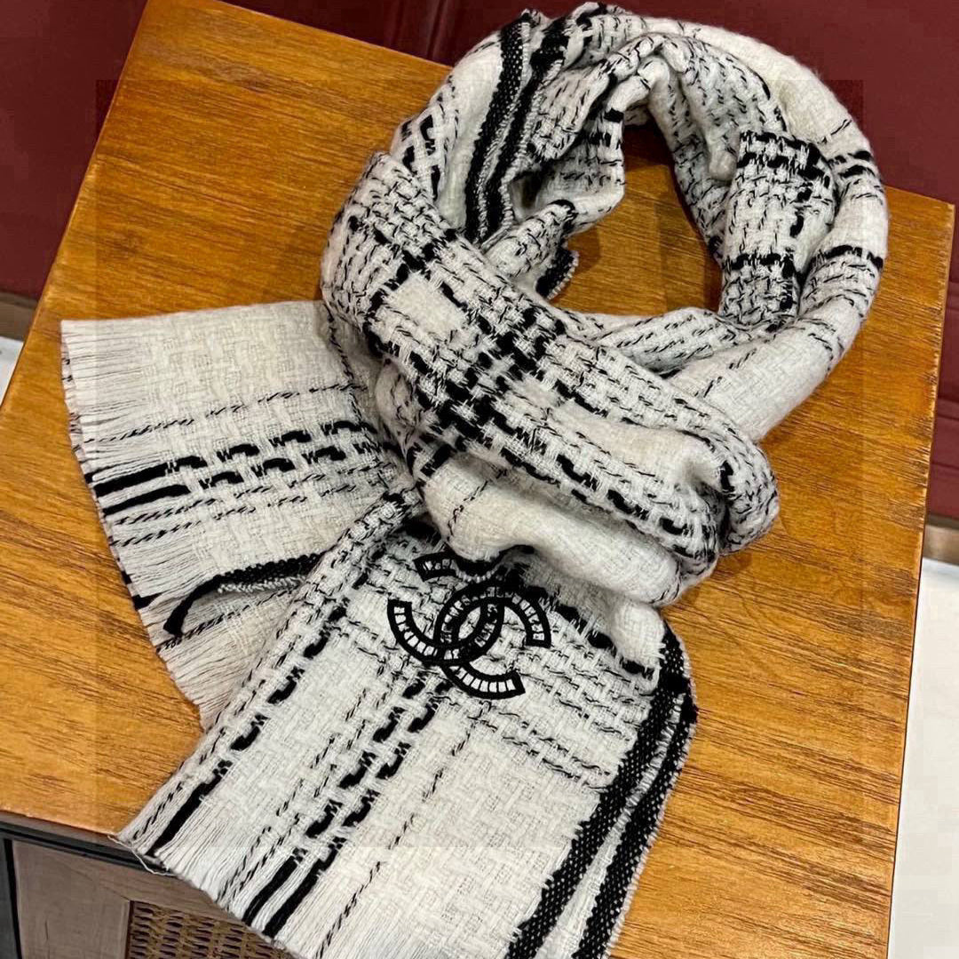 CHANEL 25S SCARF 185 IN CASHMERE 730559