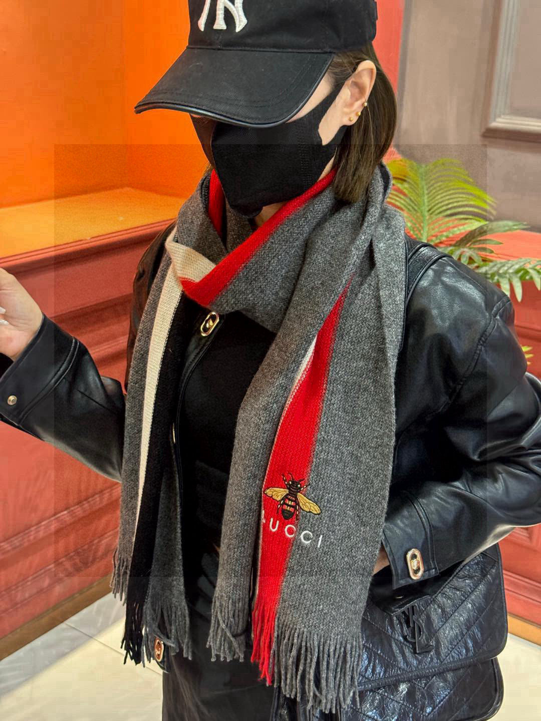 GUCCI 25S SCARF 180 IN CASHMERE 730565