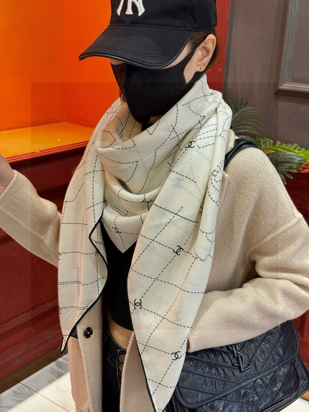 CHANEL 25S SCARF 140 IN SILK 735801