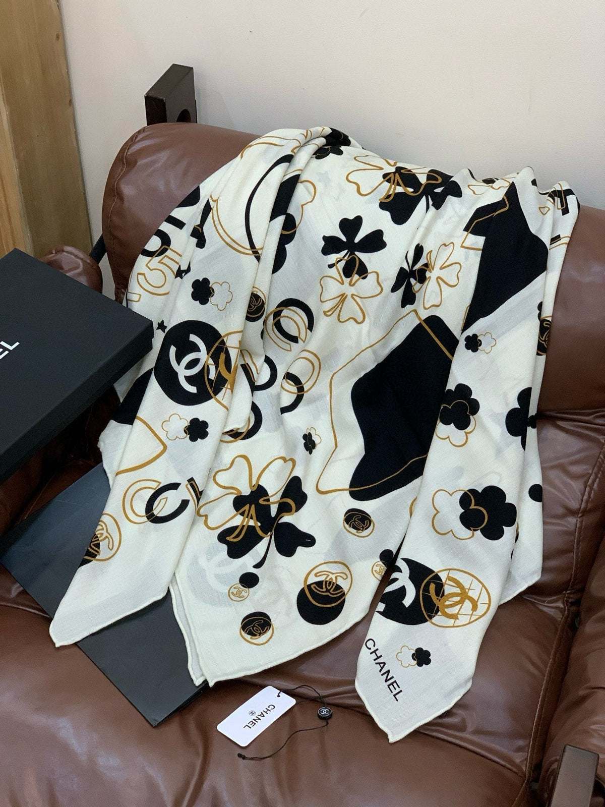 CHANEL 25S SCARF 140 IN SILK AND CASHMERE 932006