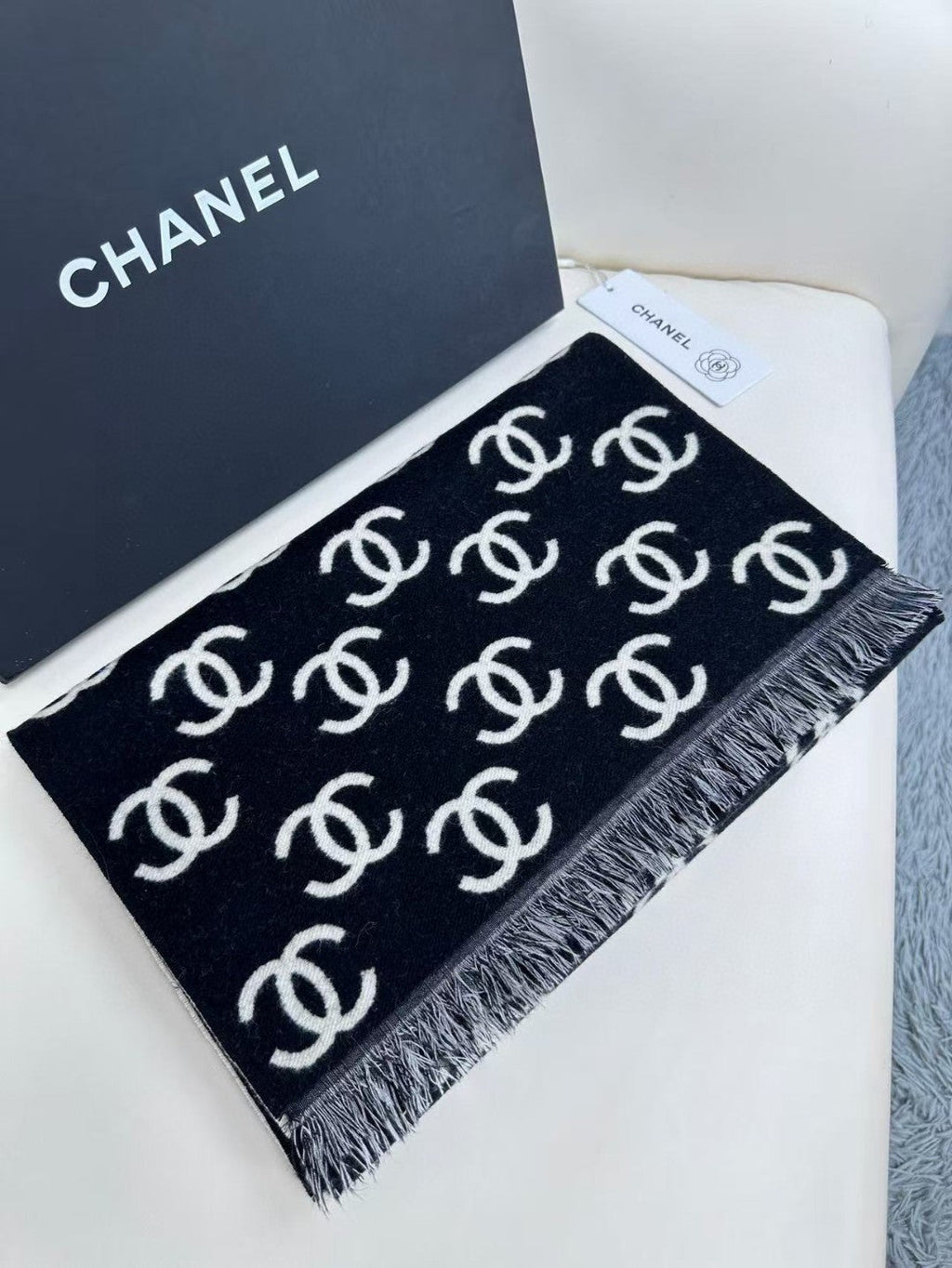 CHANEL 25S SCARF 180 IN CASHMERE WOOL 733942