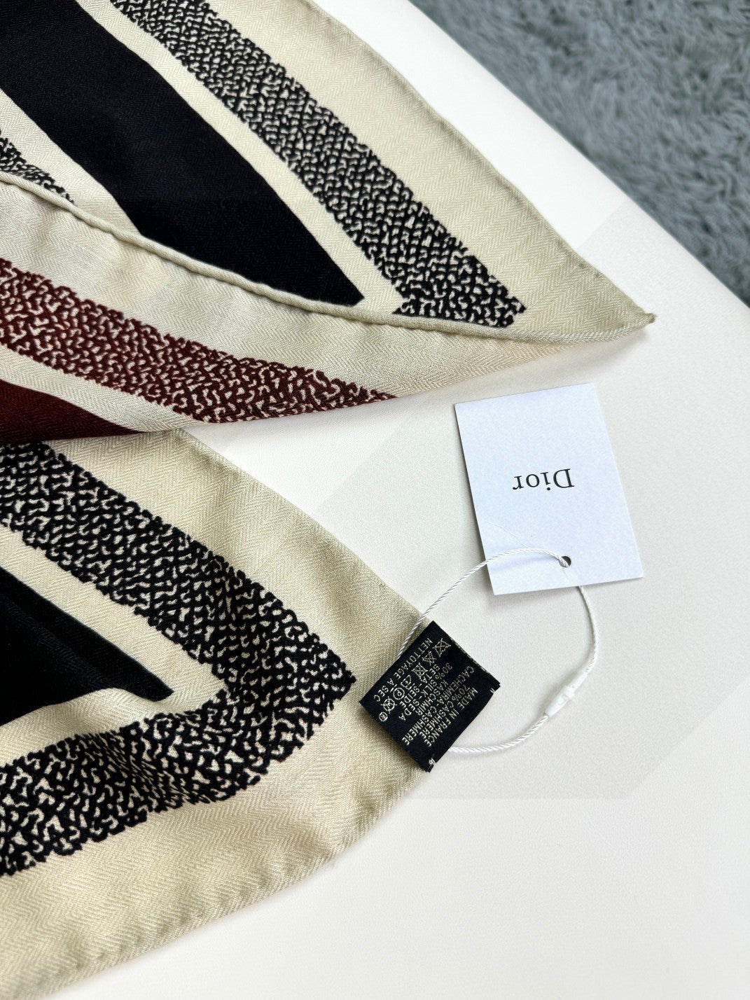 DIOR SCARF 140 CM IN CASHMERE-SILK BLEND 699255