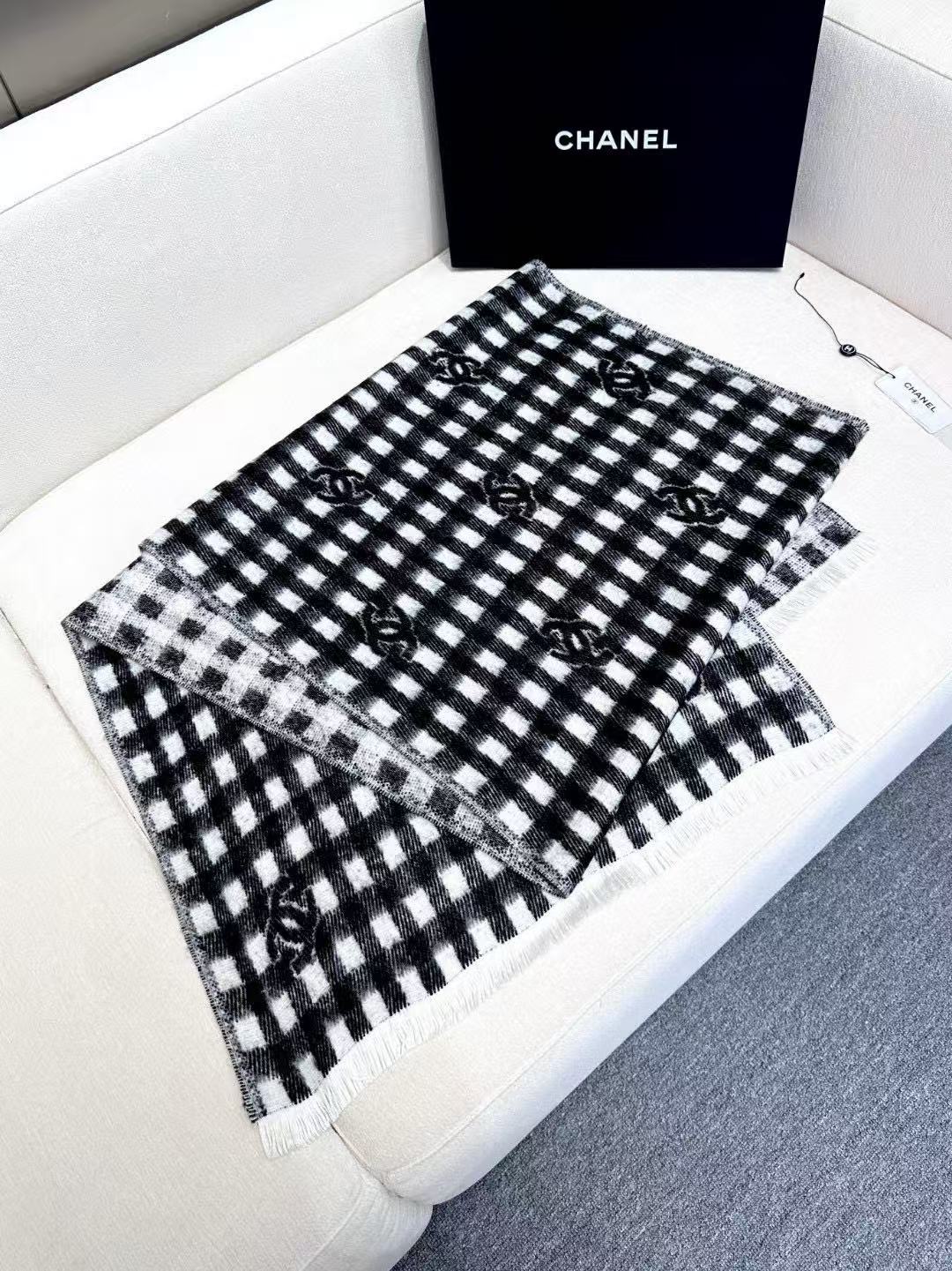 CHANEL 25S SCARF 190 IN CASHMERE 880365