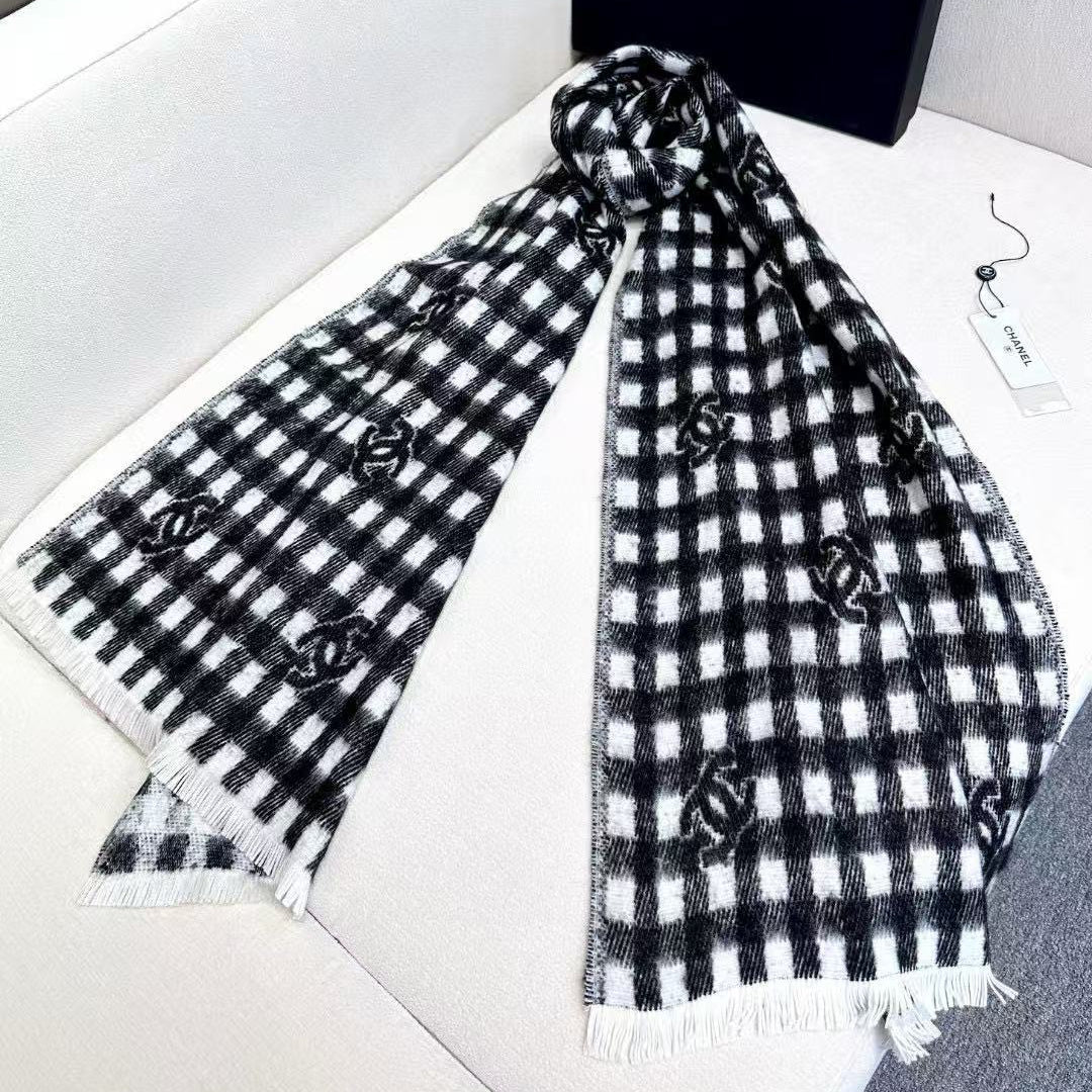 CHANEL 25S SCARF 190 IN CASHMERE 880365