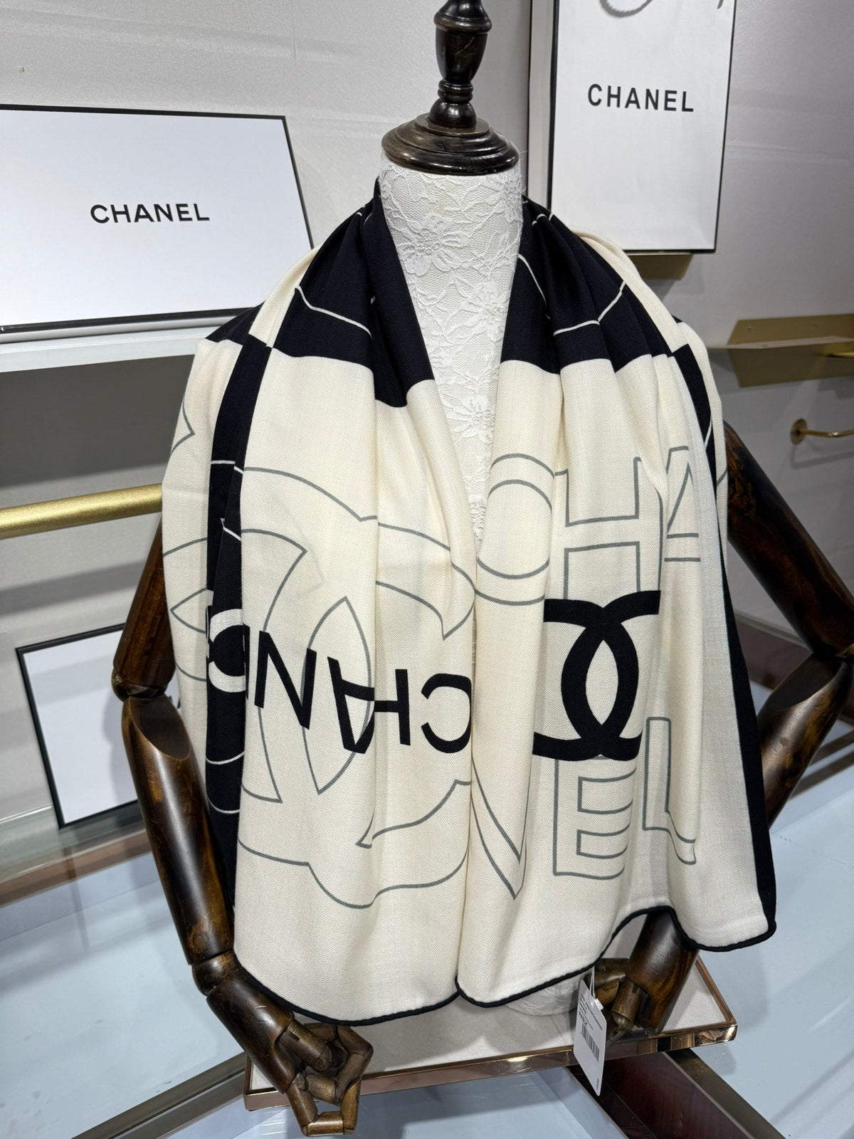 CHANEL 25S SCARF 140 IN SILK 732177